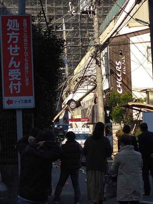 事故 丸広百貨店 川越店の駐車場で車宙吊り おじいさん乗ってる 画像まとめ 川越市新富町 まとめダネ 事故 丸広百貨店 川越店の駐車場で車宙吊り おじいさん乗ってる 画像まとめ 川越市新富町 まとめダネ