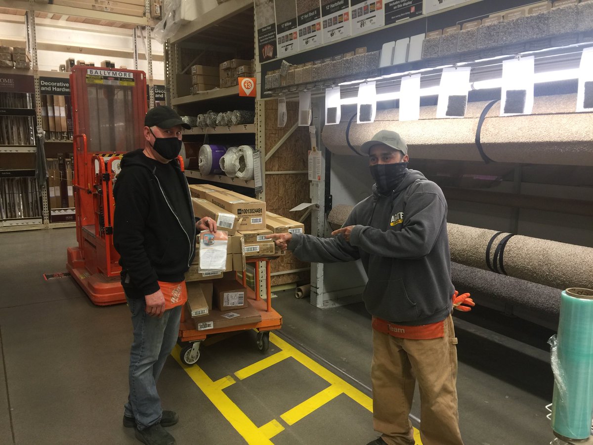 Mike received a Homer for being a great example to our new night crew associates. Thank you Mike for your hard work and dedication to #4002TheBeast.
⁦<a href="/DepotLuke07/">Luke Pfaendler</a>⁩ ⁦@blkubes⁩ ⁦<a href="/KenNorrisTHD/">Ken Norris</a>⁩