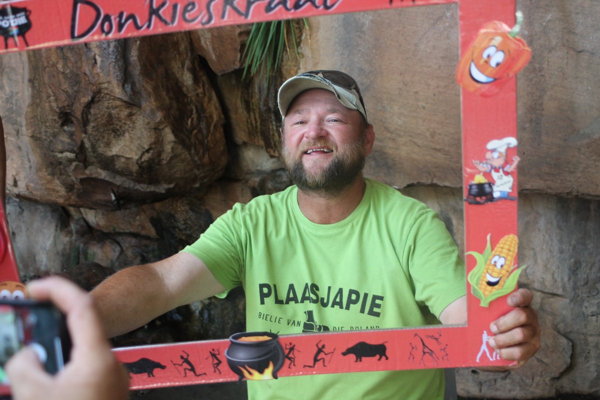 LodgePrivate's tweet photo. Happy people @LodgePrivate Another reason to visit - it's a happy place! #gamereserve #nature #happy #Smile #visitsa #sandveld #cavedrawings #lodge @SouthAfrica  @SATourismOnline @HappeningCape https://t.co/jY53jVe0Dy