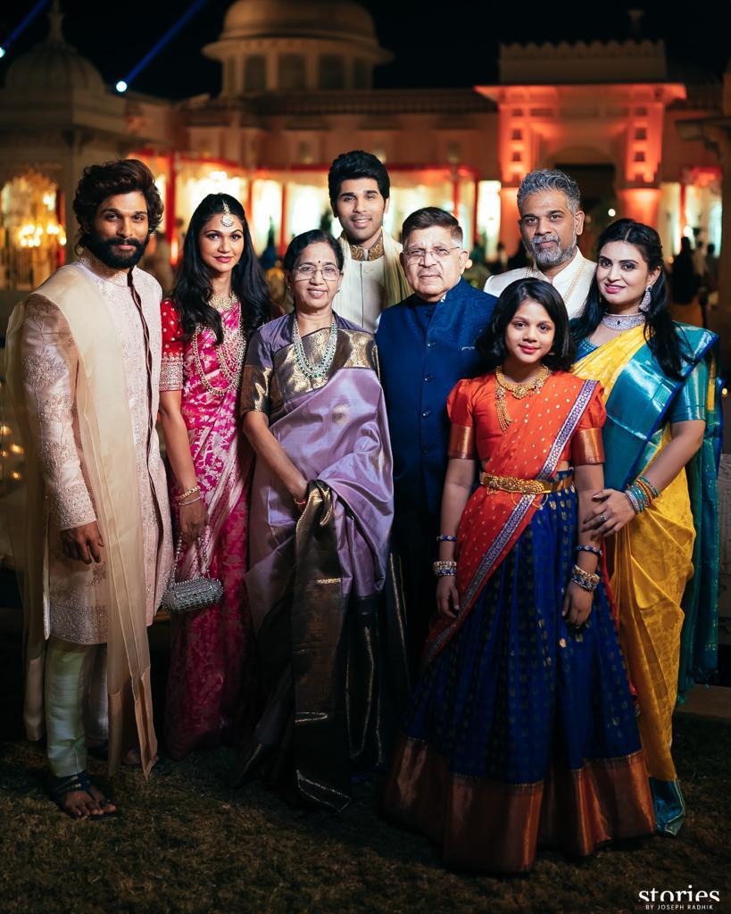 PulagamOfficial's tweet photo. The #Allu Family ❤️😇
#AlluFamily @alluarjun #AlluAravind #AlluSnehaReddy @AlluSirish #Alluboby #AlluArjun #AlluSirish https://t.co/W6aazVG0LV