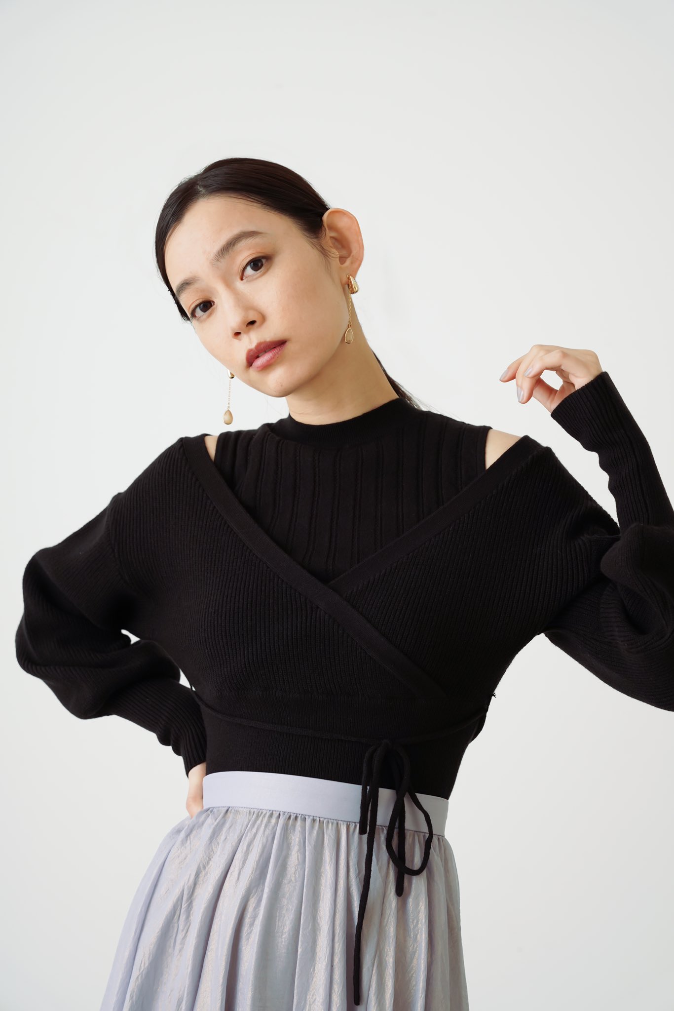 Lily Brown 公式 Zozodays 12 10限定 3つのスペシャルなアイテムをご用意 レイヤードニットトップス Blk キルティング台形ハンドバッグ Gbeg 2wayロングストーンピアス 全色 また 本日の23 59まで1500円オフクーポンも配布中です