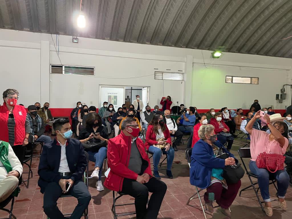 MTtexcoco's tweet photo. Atendiendo al llamado de nuestro Instituto Político, nuestra dirigente @ChoperenaCruz y el equipo del MT asistieron a la sesión ordinaria presencial y virtual del Consejo Político Municipal de Texcoco. 
¡MT y JT Texcoco presentes! https://t.co/jFnMiIDCLW
