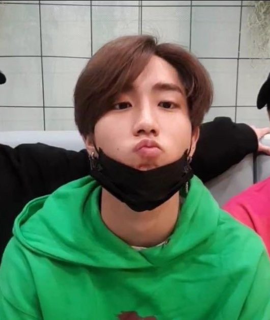 skzpeaxh's tweet photo. — han jisung pics where you want to squish his cheeks; a cute thread 💞✨
#StrayKids #skz https://t.co/XBBRZ27BAR