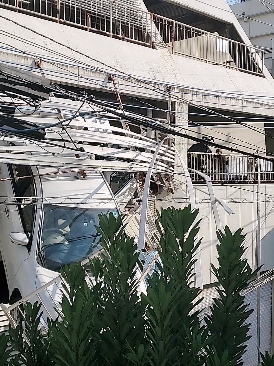 ロドヒロ 大罪xハマり中 凄い音で起こされた 外出たら丸広の立体駐車場から車が おじいさん乗ってたけど 無事救出されてました 事故 丸広 立体駐車場 消防車 パトカー ロドヒロ 大罪xハマり中 凄い音で起こされた 外出たら丸広の立体駐車場から車が おじいさん乗ってたけど 無事救出されてました 事故 丸広 立体駐車場 消防車 パトカー