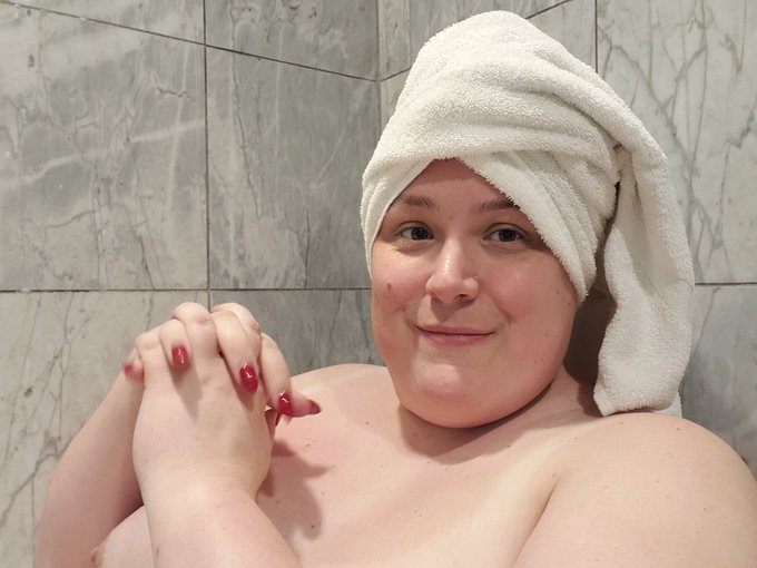 Watch me take a bubble bath!  https://t.co/5ZTLgjyOSe https://t.co/R5ZM7HO6Xm<a href="/tag/bbw"class="tags"><span>#bbw</span></a><a href="/tag/masturbation"class="tags"><span>#masturbation</span></a><a href="/tag/solo"class="tags"><span>#solo</span></a><a href="/tag/amateur"class="tags"><span>#amateur</span></a><a href="/tag/smallcock%20"class="tags"><span>#smallcock </span></a>