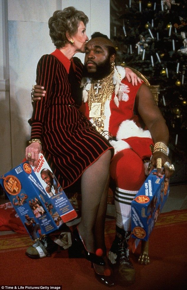 Let's open door number 10 on our pulp Advent Calendar...