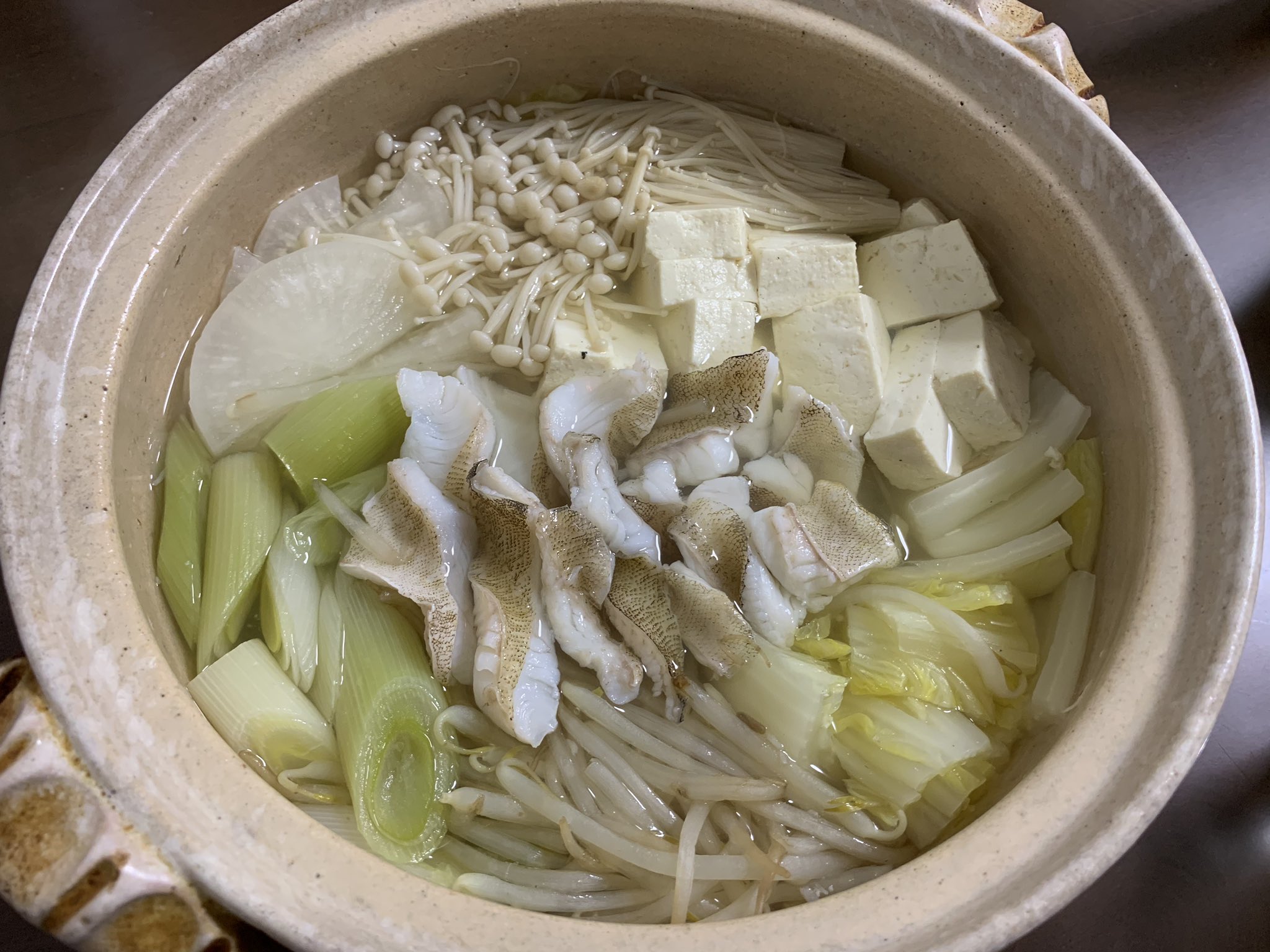 ｳｼｮｳ 5日寝かせたハタで総合優勝しています 鍋はアオハタの方が身がプリッとしてていい 刺身 はオオモンハタが1枚上手かな どっちもおいしい アオハタとオオモンハタであってるのか知らんけど T Co Jh0hw8k9hz Twitter
