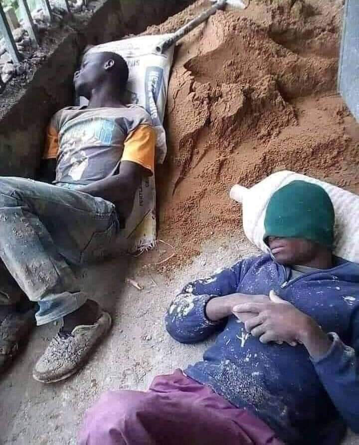 ovotymtech's tweet photo. The fate of the Nigerian Youth under @MBuhari .
#whoseresponsibilityisit? https://t.co/ey1MQqrguh