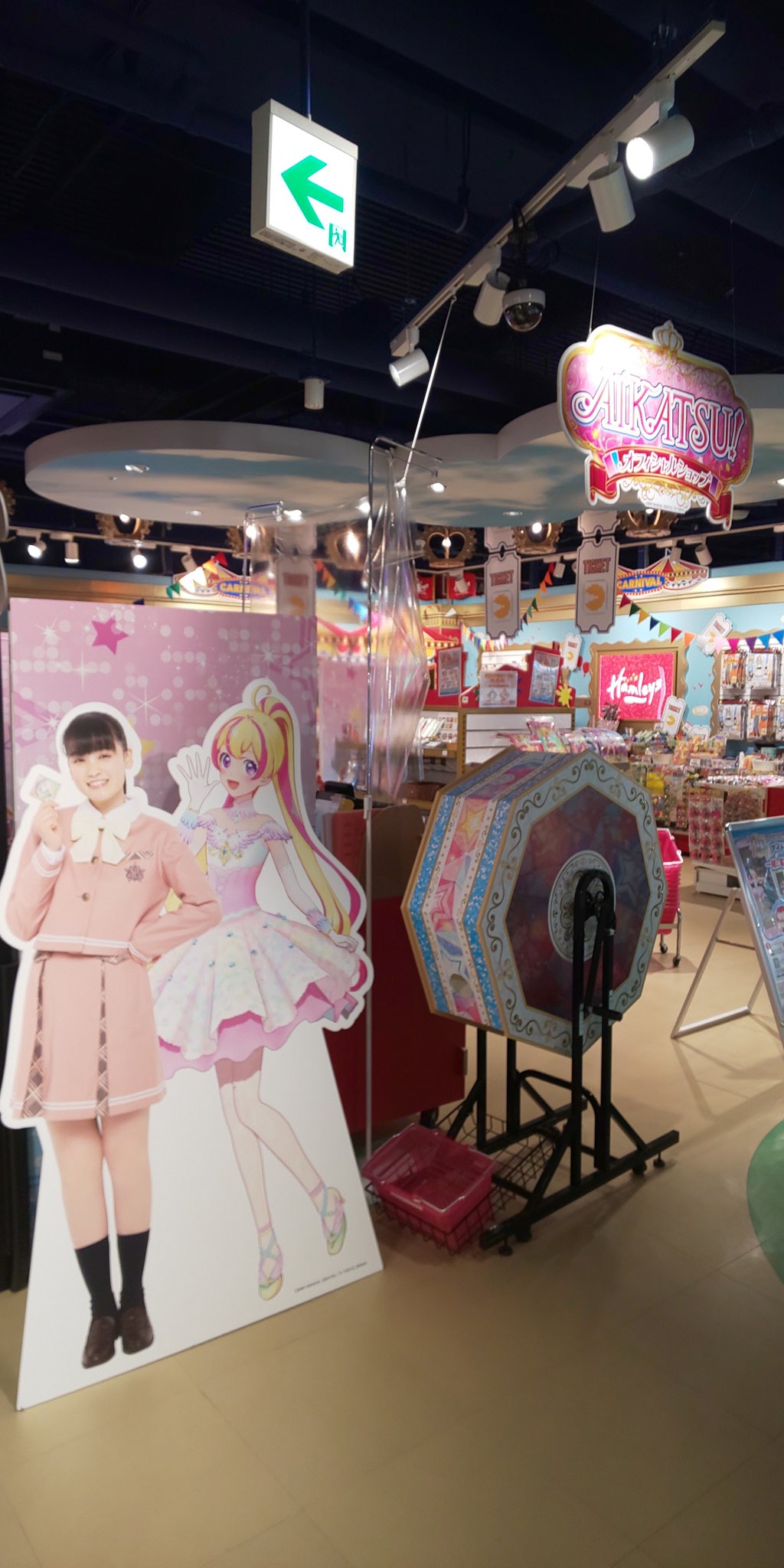 まもる アイカツオフィシャルショップ キャナルシティ博多に到着 Sﾟwﾟ S T Co Kbz2qpg17x Twitter