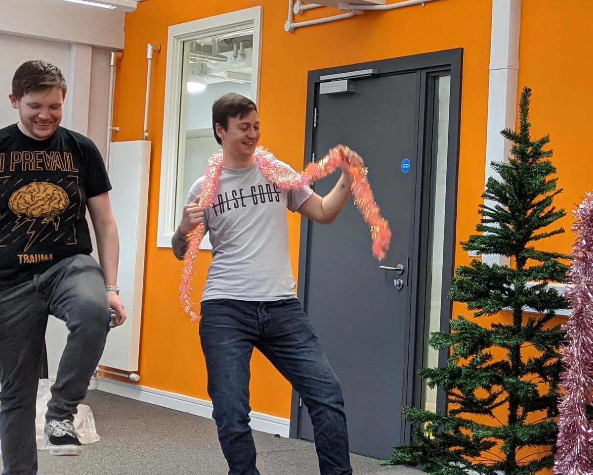 FoxByteGames's tweet image. It is getting jolly up in the studio! Of course there will be pigs.. pigs everywhere 🐷🎄🎁🦊

#Gamedevs #Indedev #FoxByteGames #HolidaySeason #HolidayDecor