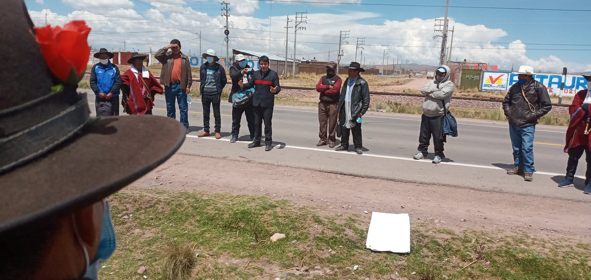 GermanAlejoApaz's tweet photo. #Puno. Años de lucha para frenar la contaminación de la cuenca Suches,  y seguimos en ese trabajo. Nos reunimos con las autoridades originarias del distrito de #Cojata #Huancane, que protestaron en defensa de la cuenca Suches. https://t.co/oTXqlHDJes