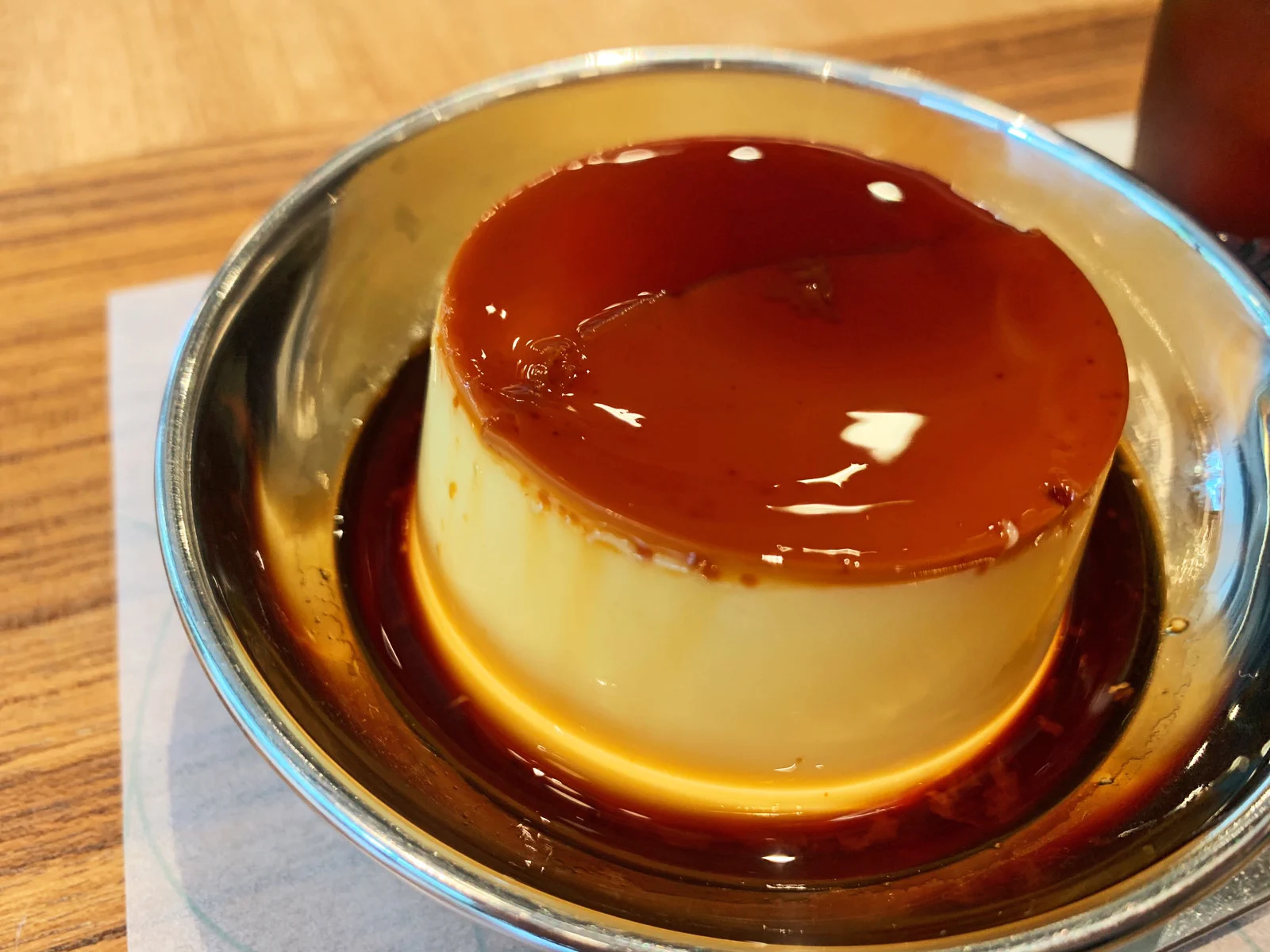 ずっしり重量感のある濃厚プリンを食べられるお店、渋谷のWHITE GLASS COFFEE！