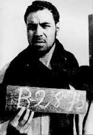 (9) Al-Basiri, saharaui educado en Marruecos, Egipto y Siria, fundó un periódico independista saharaui en Marruecos en 1966, por lo que tuvo que dejar el país, instalándose en Esmara. Allí fue arrestado por la Policía Territorial, pero fue liberado por la presión de los notables.