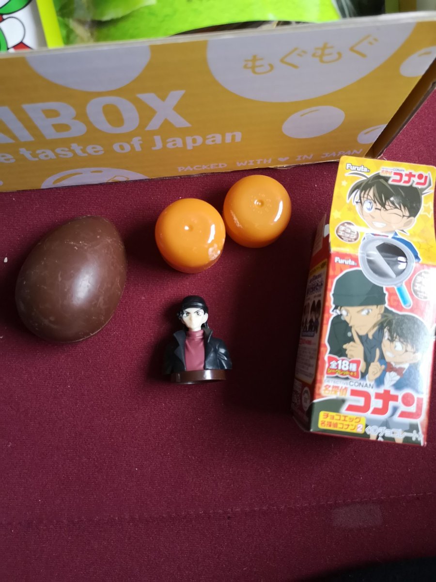 MokaMoriMo's tweet photo. Meine Umaibox kam eben an 😍 und omg... all diese Süßigkeiten 😍 habe mit den Detektiv Conan Ü-Ei angefangen 😁👌 #umaibox https://t.co/MZ3sgpbl7l