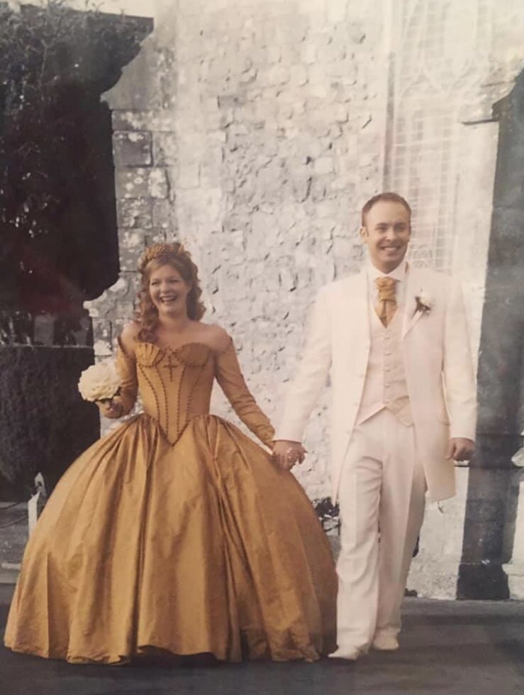 sparkyoleary1's tweet photo. 15 yrs today! Happy anniversary Gem! X  #beltingsuit https://t.co/o8lta94UYq