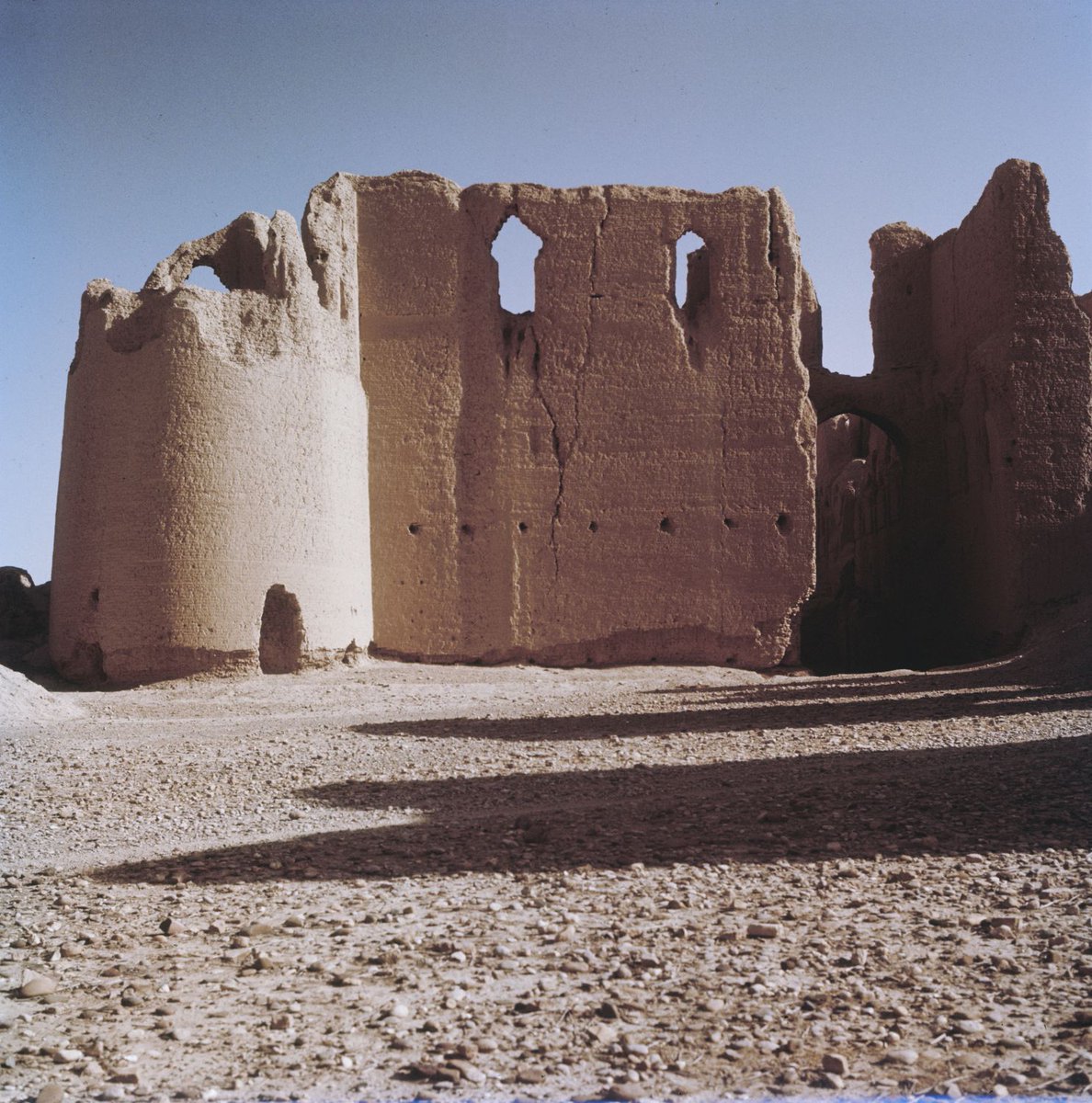 The Central Palace, dating back to  #Samanid rule, is thought to be the oldest structure in Lashkari Bazar. Its rectangular plan is oriented with the cardinal axes and measures about fifty-two (north-south) by thirty-five (east-west) meters. Its fortified walls,