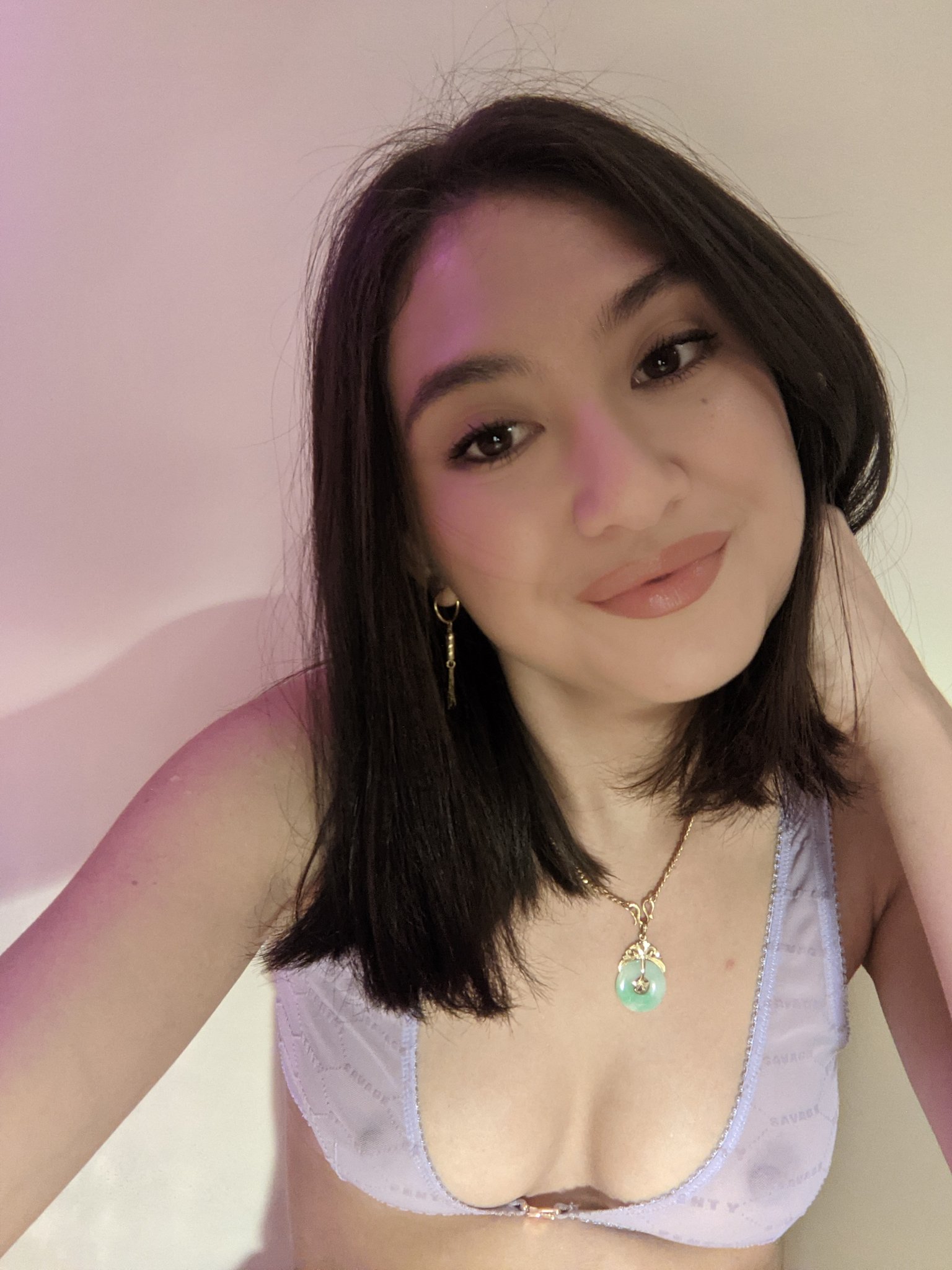 chinitajade on X: Someone recently messaged me and called my boobs huge  which I think is objectively hilarious but anyway here's my kind of normal  sized by still cool boobs ok goodnight