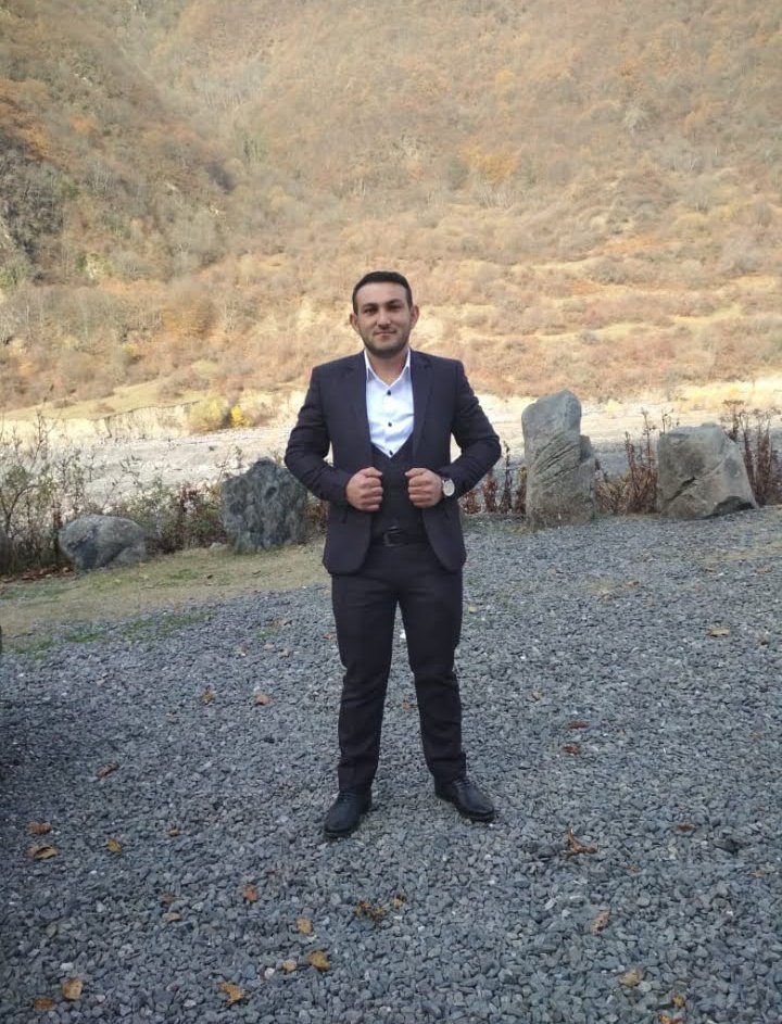 RifLili's tweet photo. Can qardaş can.QAX RAYON MARSAN KƏNDİNİN ŞƏHİDİ ŞABANOV KAMRAN!Şuşa uğrunda gedən döyüşlərdə qəhrəmancasına vuruşaraq zirvəyə yüksəlmişdir.Şuşanın alınmasından 1 gün əvvəl şəhid olub.Qələbə qazanan,qələbəni dadmayan ŞƏHİDim.Qəlbimizdəsən🇦🇿. #Karabakh  #Azerbaijan #ŞabanovKamran https://t.co/wESCwBYLMn