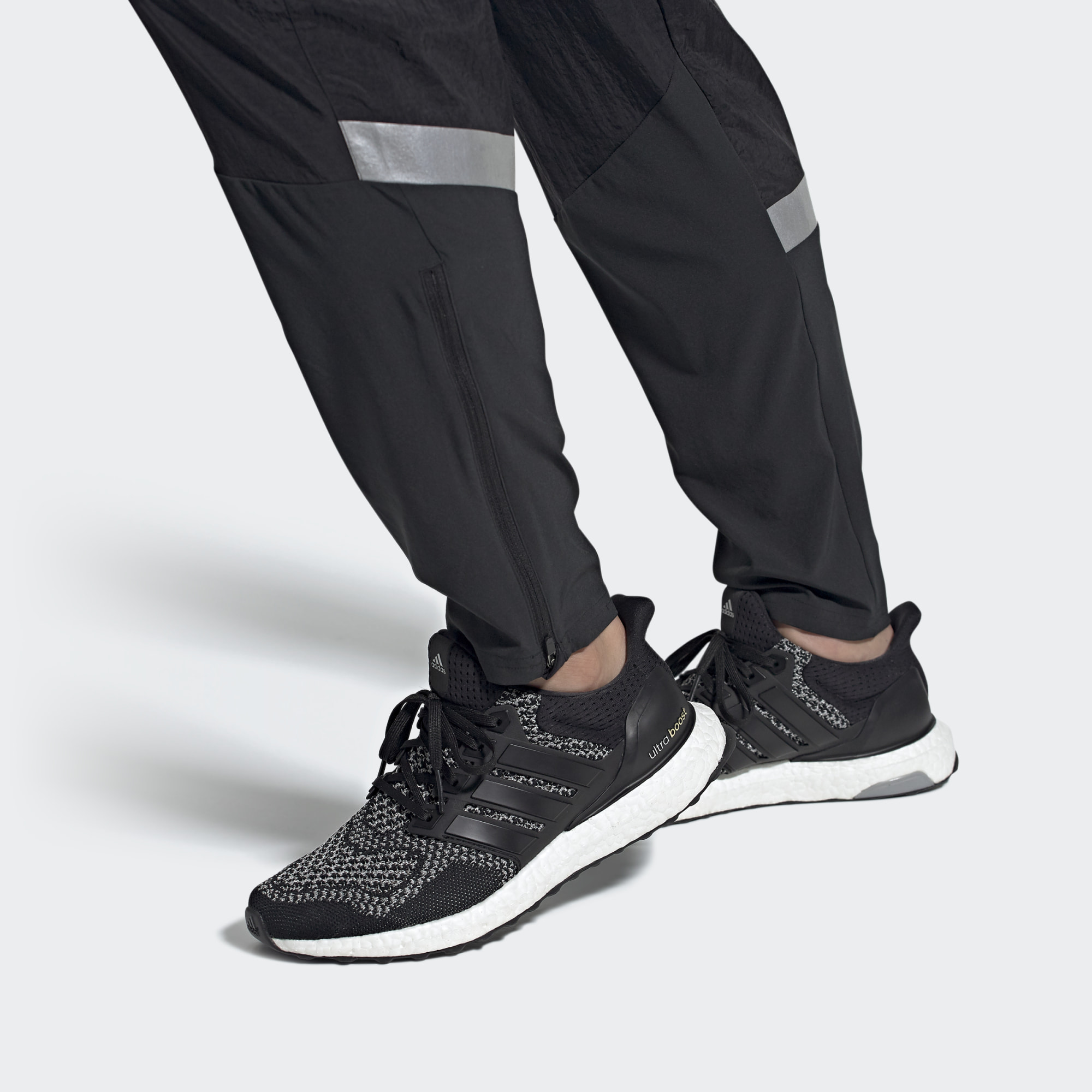 Ultra boost deals 1.0 reflective