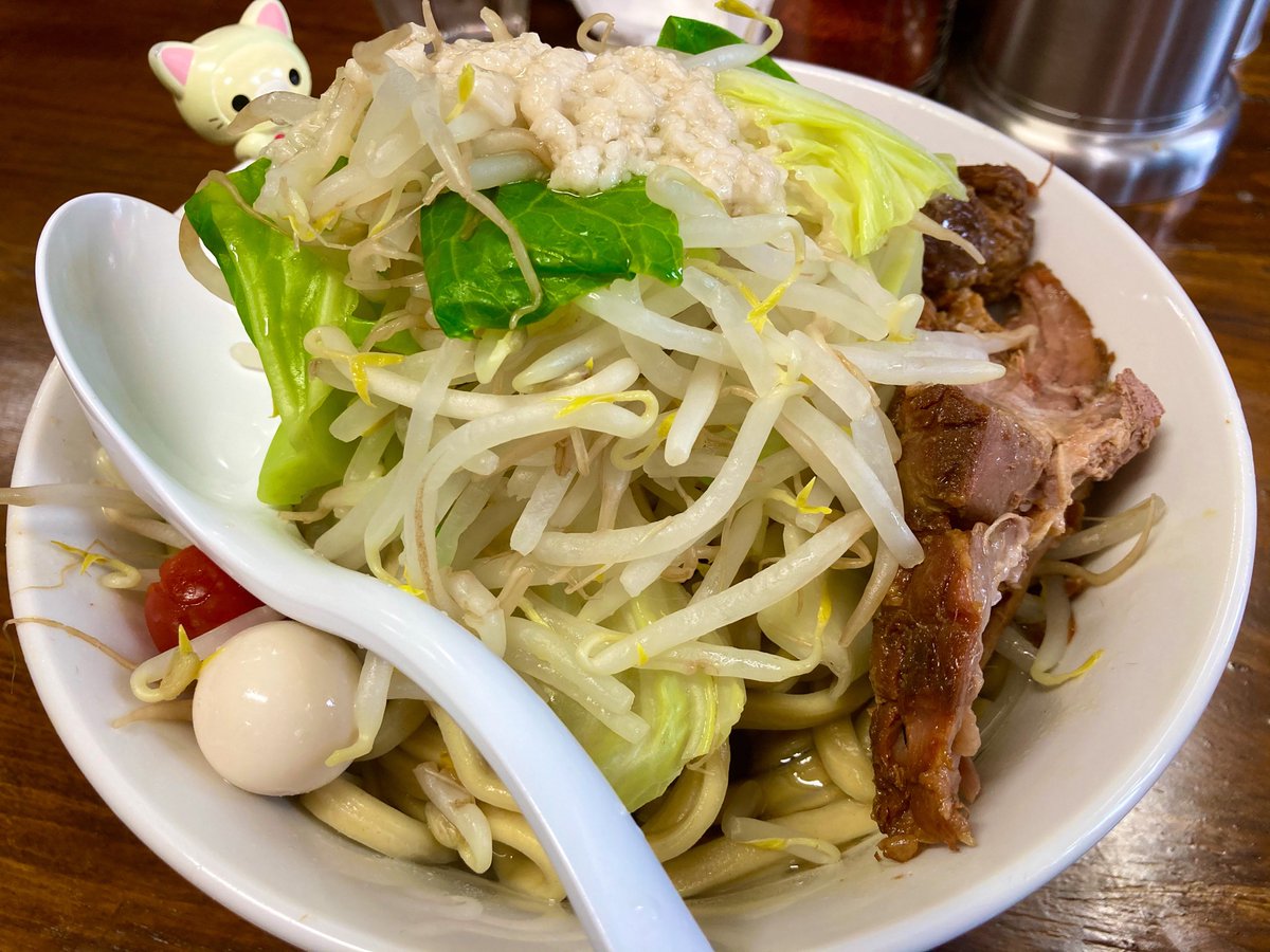 Syatogura 劇的ラーメン雑把 いわき 小ラーメン 蓮爾さんで修行された店主さん おめでとうございます ニンニクスクナメヤサイアブラ ショッパ甘スープ見事なバキバキ麺 オープン記念紅白トッピング 2周目小ラーメン裏メニューの麺増し