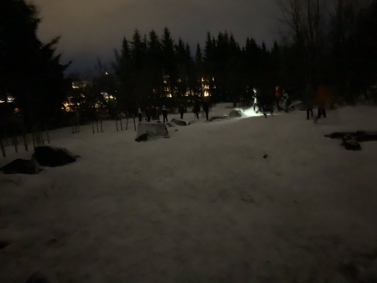 RunSigri's tweet photo. Jólasmiðjur í Björnslundi best í heimi #nollo #millonollo @FSnorra https://t.co/H77LAisPof