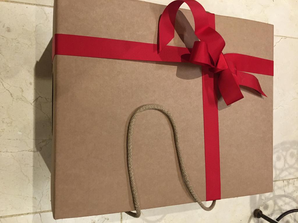 Know someone who may like a treat? Get them a Hunt hamper (but get yourself one too 😉) #Christmas2020 #Limerick #foodies