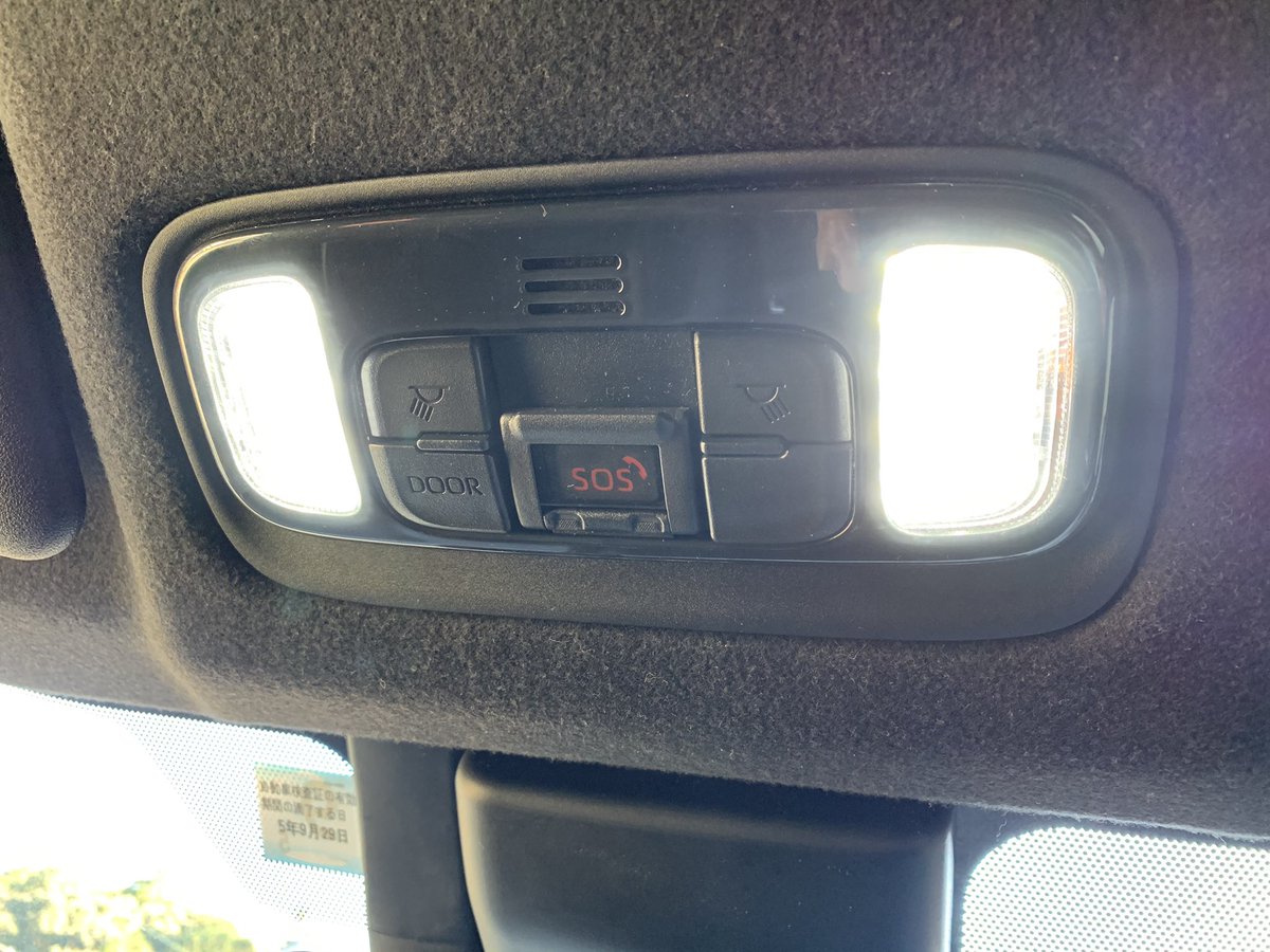 Tarako 薄暗い Grヤリス の室内灯をledに換装 マップランプはハンダ付が必要ですが 慣れてれば楽勝です ただヤリスクロス用なのでラゲッジランプが余ります Yours さんgrヤリス用出して下さい W 交換後は明るくなって今の車だってなったw Tarako 薄暗い Grヤリス の室内灯をledに換装 マップランプはハンダ付が必要ですが 慣れてれば楽勝です ただヤリスクロス用なのでラゲッジランプが余ります Yours さんgrヤリス用出して下さい W 交換後は明るくなって今の車だってなったw