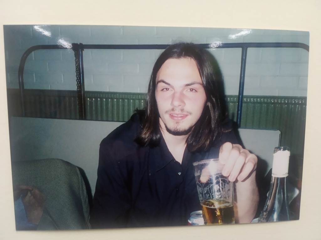 8 Days to go. Here is a reminder of the journey so far with single 'White Socks': youtube.com/watch?v=RzH5yi…

We have decided to put out a collection of old school photos, starting with Tony looking pretty happy, learning how to nurse a pint. ;)

ditto.fm/better-late-th…