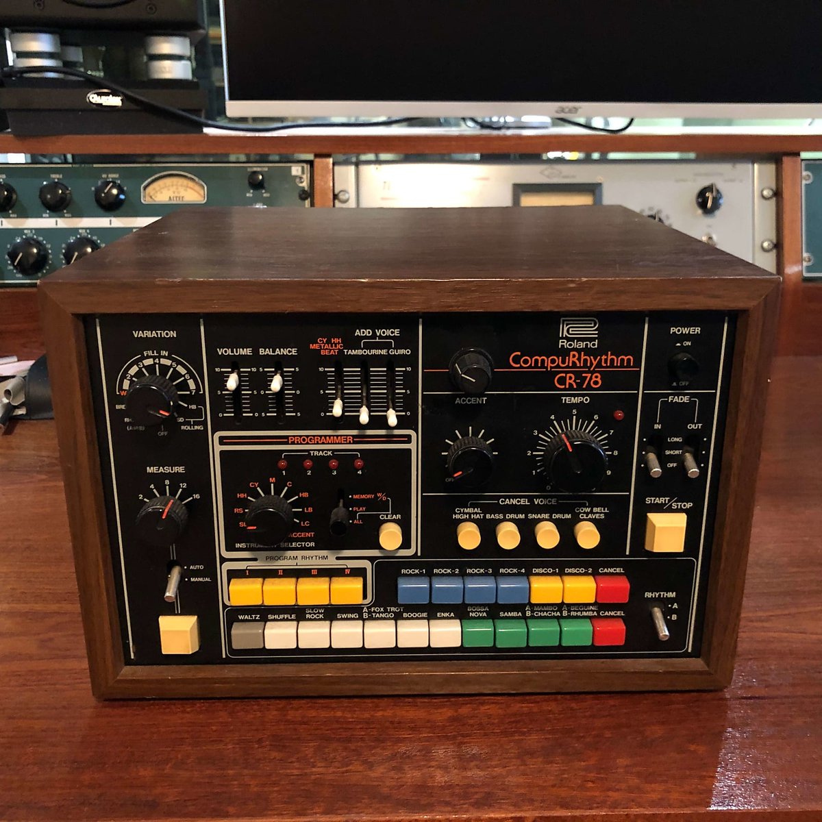 Decksaver's tweet photo. TBT - 1978
The Roland CompuRhythm CR-78 is a drum machine launched in 1978.
#COMPURHYTHM #ROLAND #BOSS #DRUMMACHINE https://t.co/ATVo9vaJsR