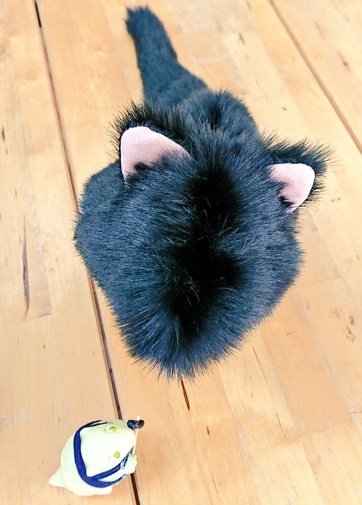 poron_armadillo's tweet photo. お気に入りのGUNだけど、いろんな事情で「そのまま置いておくには憚られる」から守るお役立ちぬいぐるみ『がんぐるみ』
もふもふ黒にゃん、発売開始❗
#がんぐるみ
#rabbitfield
#旭工房ラビフィー https://t.co/jeLgoFdTkf