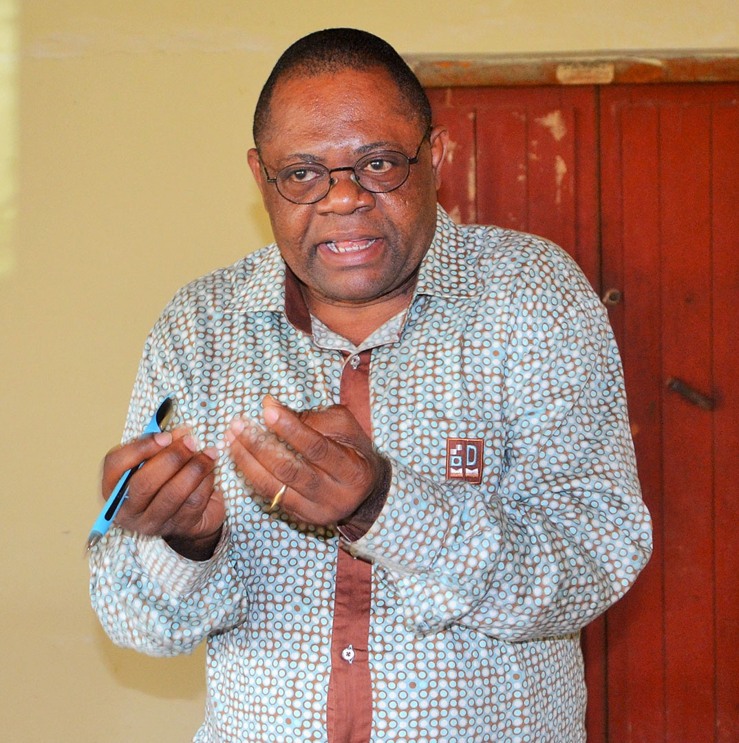 TLP-Congo était ce 9 décembre 2020, à Nkayi dans le Département de la Bouenza pour la poursuite de ses ateliers de vulgarisation du rapport sur l'étude des Constitutions de la République du Congo. Le  a été à l'honneur. 49)participants en tout ont pris part à l'atelier.