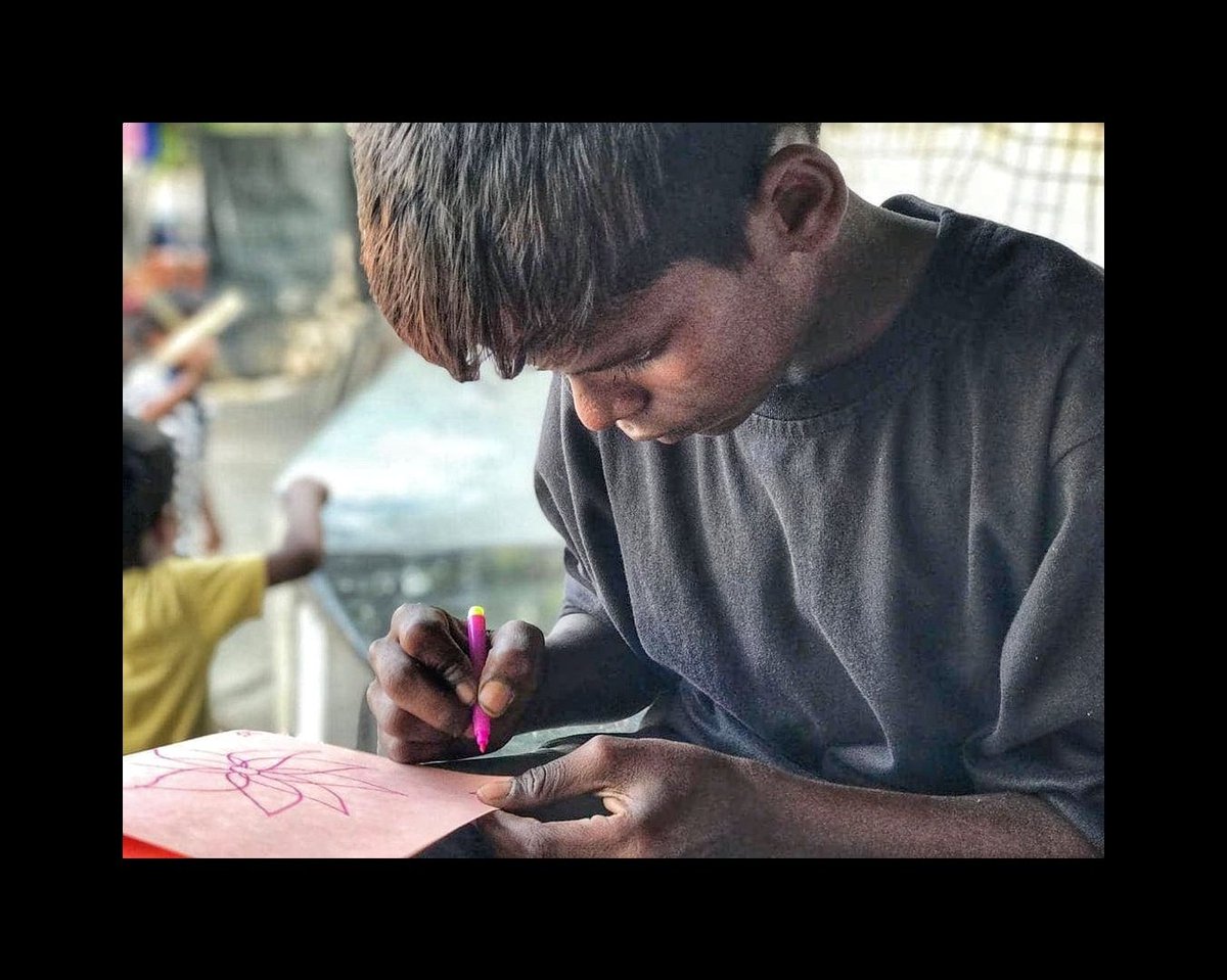 CChokar's tweet photo. Creative minds from Thane East @RotiGharIndia busy making lovely greeting cards !
#MobileSchool
- - - - - - - - - - - - - -
#creativeminds
#creativity
#creativepaltan #Kidsofrotighar #greetingcards #mumbai2020 #thaneeast https://t.co/c0gzEGrewC