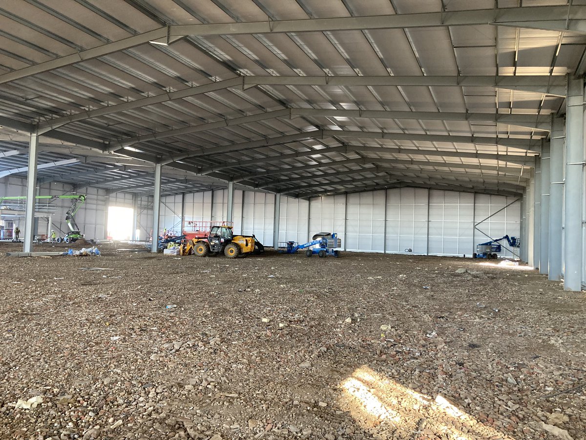 FuturaPark's tweet photo. #ProgressUpdate at #FuturaPark | The Hubbard site is flying up with the wall cladding nearly finished and the roof on. Great to see our newest resident getting closer to move in day! #GeneratorGroup https://t.co/LvgsjLfGjT