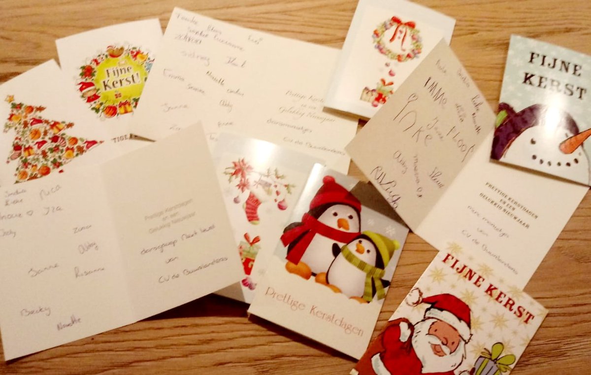 Daar word je toch blij van! 50 prachtige kaarten voor de kerstkaartenactie, gemaakt door de meiden van de Mini's,  Dansmarietjes &amp; Next Level van CV De #Buurlanders in #Eersel. Ook meedoen?eerselvoorelkaar.nl/kerstkaartenac…
Met <a href="/GemEersel/">Gemeente Eersel</a> voor  <a href="/ZorginOktober/">Oktober</a>, <a href="/SintJoriszorg/">Sint Joris zorg</a> en Lunet Zorg
