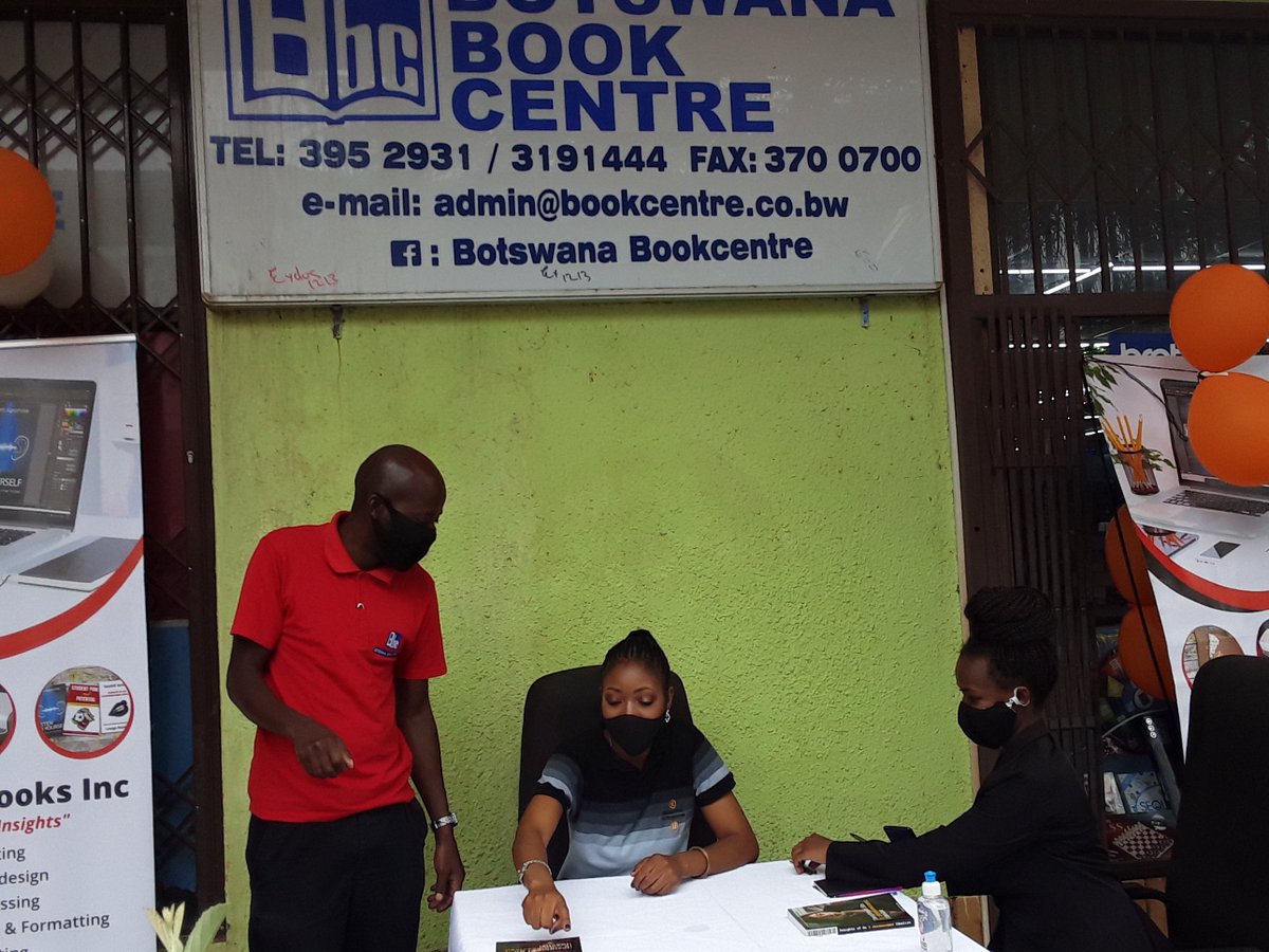 LesegoFuturist's tweet photo. Thank you to everyone who went out of their way to come for the #InsightfulBookSigning . It was a great pleasure to see all of you my amazing friend, leaders and readers.

The next stop for this book signing of the @Insightfulbook will be in January 2020 at the Exclusive books. https://t.co/UZLaGOr6lE