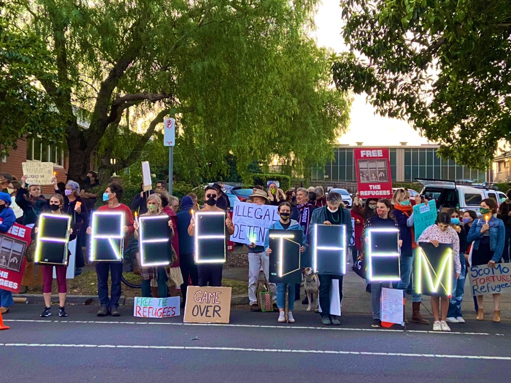 janafavero's tweet photo. FREE THEM https://t.co/b6WplSzGsa