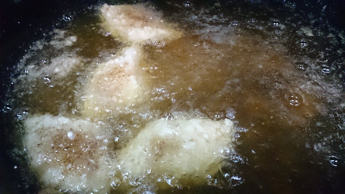 料理人 ぴえろです 業務スーパーの冷凍のアブラガレイ買ってみた 安いのに結構美味しくてびっくり 片栗粉まぶしてカラッと揚げた後 濃口醤油と煮きりみりんを1 1で合わせてかけるだけ 魚クサさが気になれば タレに生姜や あげる前に多少酒で揉む 料理人 ぴえろです 業務スーパーの冷凍のアブラガレイ買ってみた 安いのに結構美味しくてびっくり 片栗粉まぶしてカラッと揚げた後 濃口醤油と煮きりみりんを1 1で合わせてかけるだけ 魚クサさが気になれば タレに生姜や あげる前に多少酒で揉む