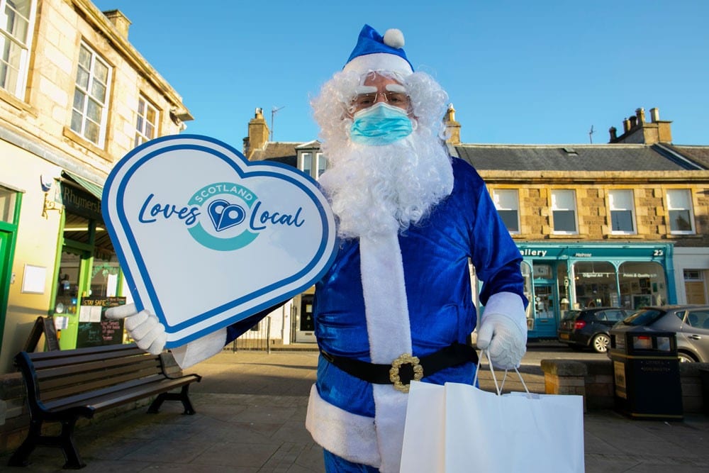 ScotlandsTowns's tweet photo. This festive season our #ScotlandLovesLocal Santa is encouraging us all to 'think local first'! 🎅🛍️💻
Whether in-store or online, it's never been more important to get behind our local shops and businesses.
#ScotlandLovesLocal #RememberFACTS
👉https://t.co/2YkzSrX78t https://t.co/2XhBtPKqLU