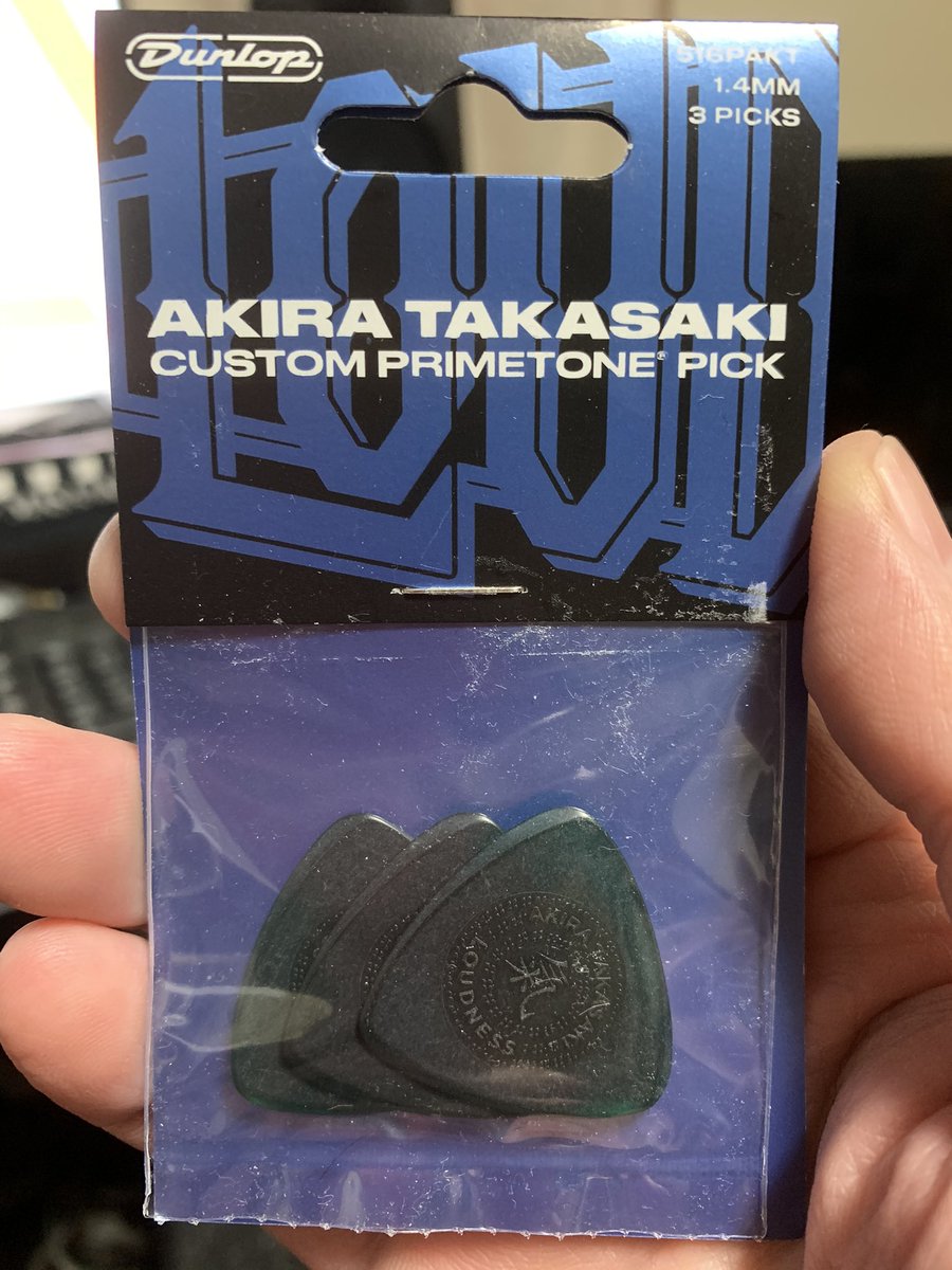 オームラエイヂ 高崎晃 Loudness222 Loudness 氏のシグネイチャーピックをサウンドハウスにて購入 注文したのが11月8日だったようなので結果1か月待ちに 笑 試してみたいんだけども 開けて弾くのが勿体ないような 笑 Akiratakasaki オームラエイヂ 高崎晃 Loudness222 Loudness 氏のシグネイチャーピックをサウンドハウスにて購入 注文したのが11月8日だったようなので結果1か月待ちに 笑 試してみたいんだけども 開けて弾くのが勿体ないような 笑 Akiratakasaki