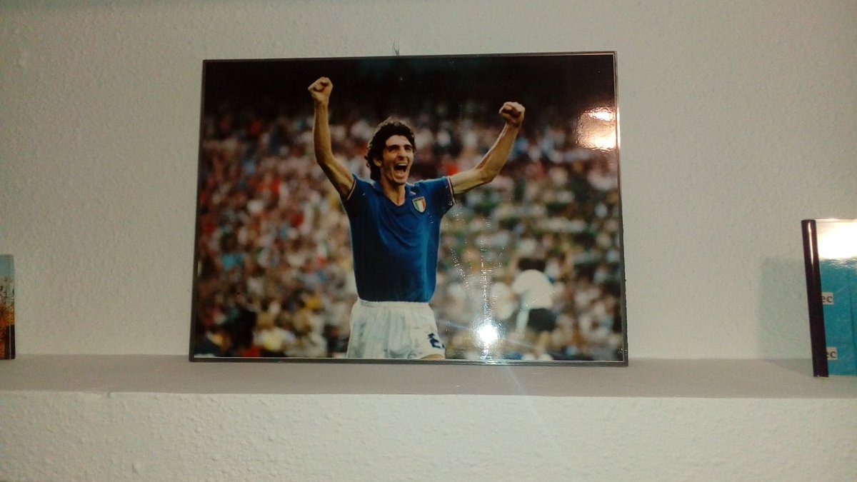 alfonsomascob's tweet photo. #PaoloRossi https://t.co/0M2v2oEkES