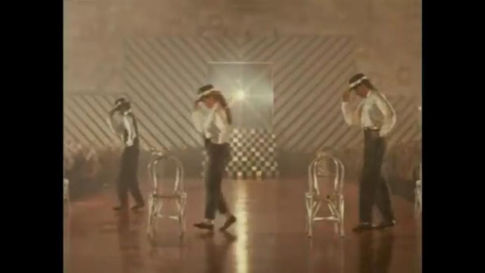 Abhinav_MadzFan's tweet photo. @MadhuriDixit #TammaTammaFacts They had to take atleast 48 takes to do this 'Chair Sequence' in one shot! π¬ Also, #SanjayDutt sir took 1 month training for this one...
30 YEARS OF TAMMA TAMMA LOGE β€οΈπ₯
#MadhuriDixit #SarojKhan #TammaTamma #Jeetendra #JayaPrada #30YearsOfThanedaar https://t.co/p17YmWHFsM