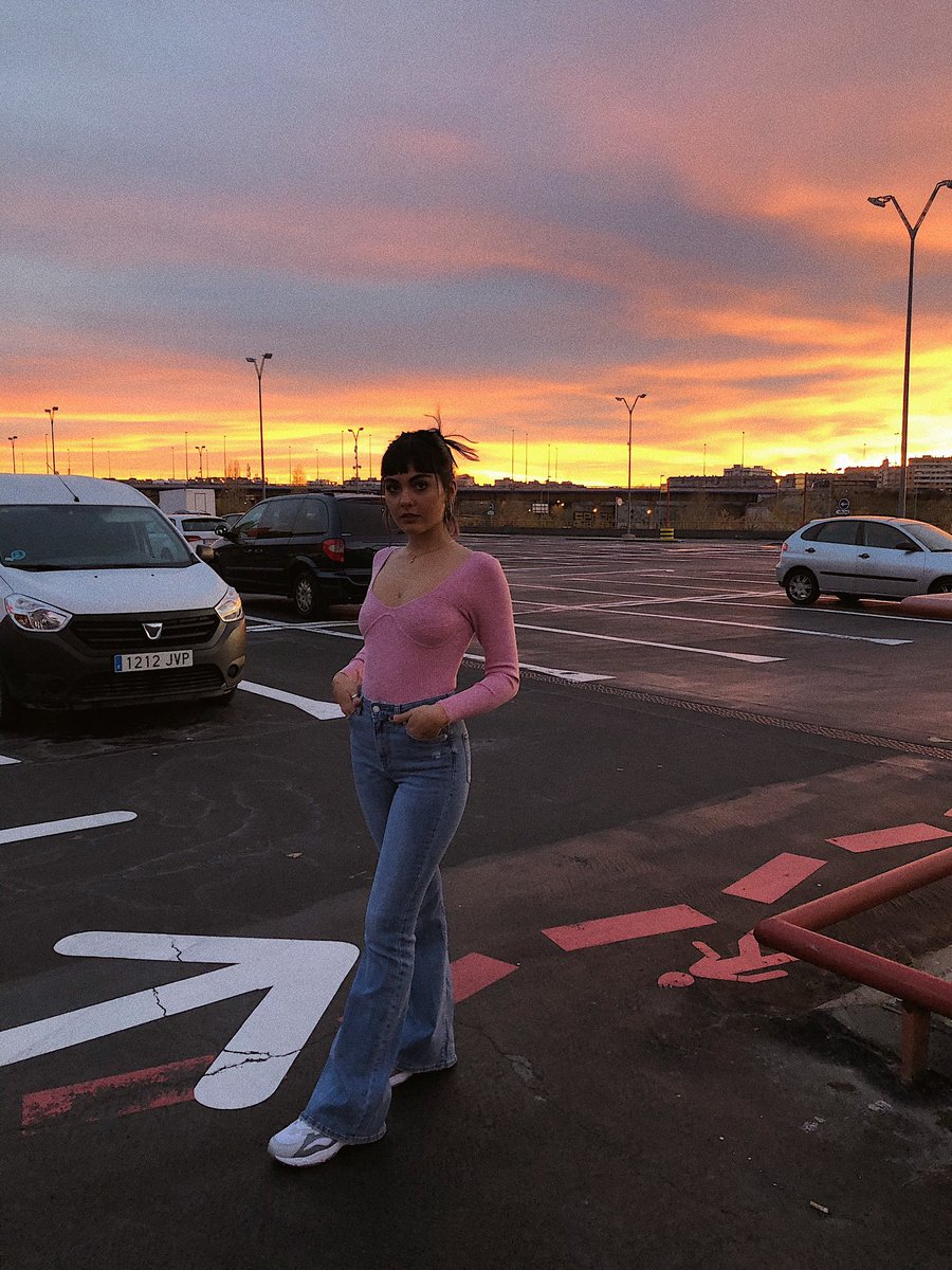 saraap_26's tweet photo. ¿Quedamos para ver el atardecer?🥺 https://t.co/cP8XjTPDEy