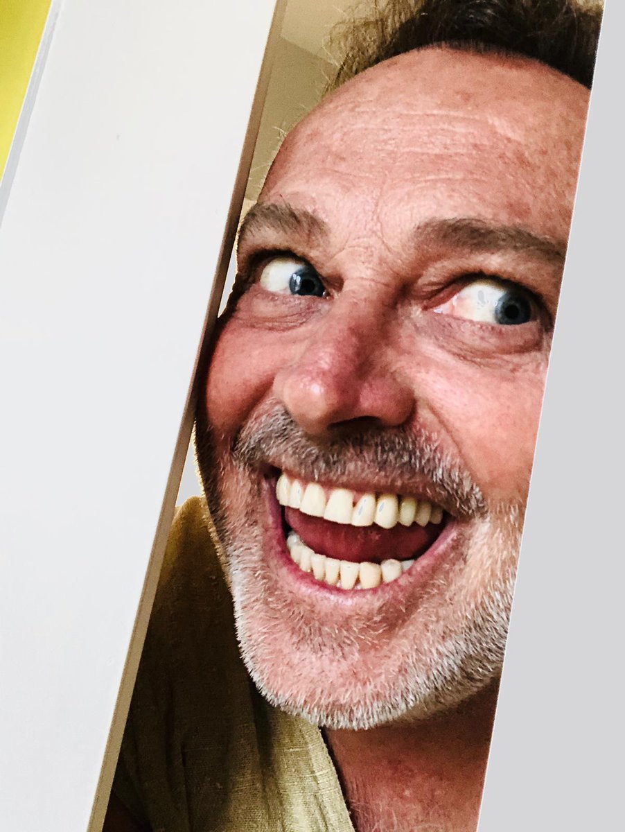 Mañana domingo (19H) PABLO CARBONELL <a href="/Carbonellsg/">Pablo Carbonell</a> con su "musical de bolsillo" en nuestra 1ª planta:  entradium.com/events/pablo-c…