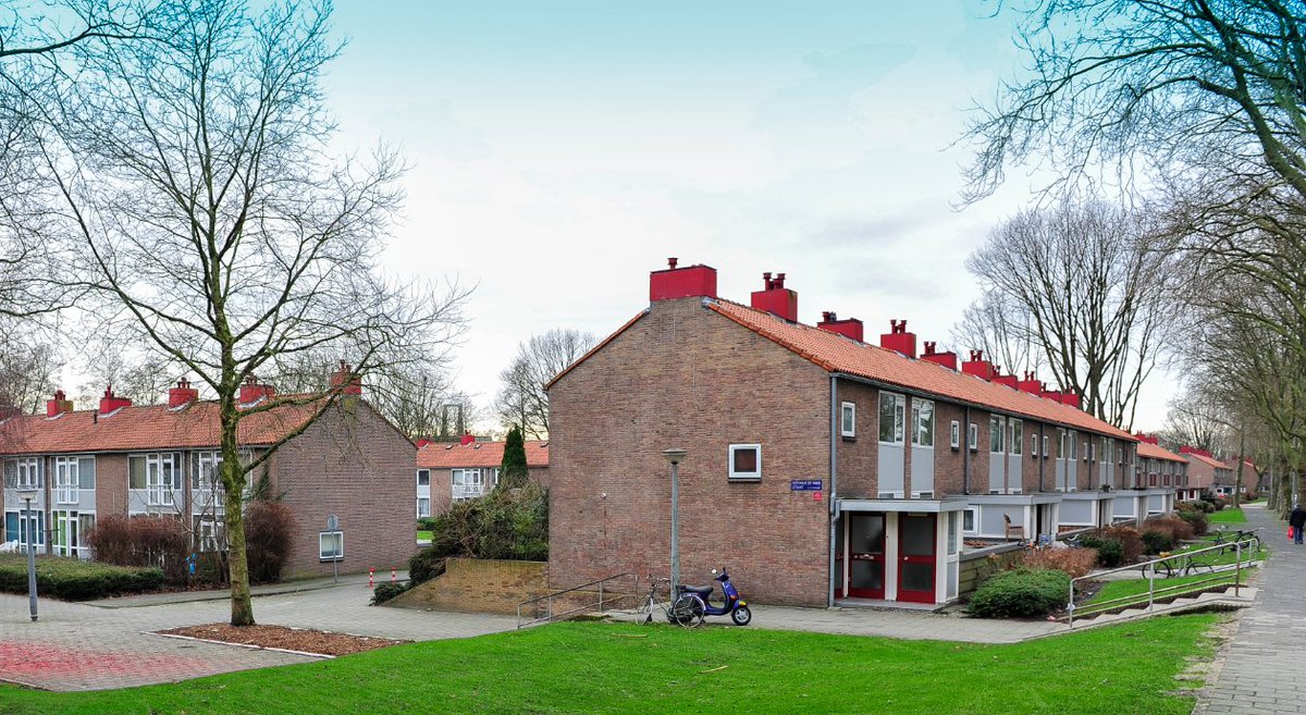 .<a href="/AmsterdamNL/">Gemeente Amsterdam</a>, <a href="/Rochdale_NL/">Woningstichting Rochdale</a>, Stadgenoot en <a href="/EigenHaard/">Eigen Haard</a> hebben gisteren het plan ondertekend voor de verbeteraanpak van de ‘Roëllbuurten’. Geïnvesteerd wordt in leefbaarheid, renovatie en verduurzaming van woningen, nieuwbouw en openbare ruimte.  Meer: stadgenoot.nl/roelbuurten