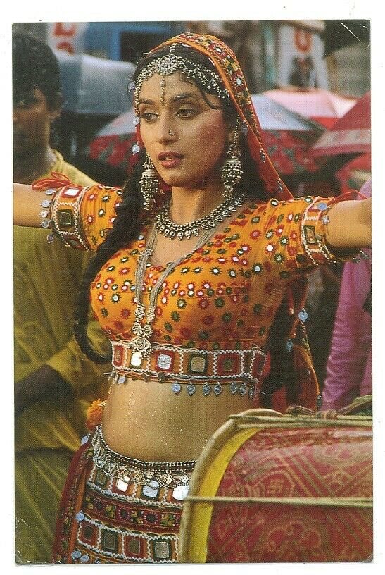 Abhinav_MadzFan's tweet photo. @MadhuriDixit in #Thanedaar, wow.. What a beauty! β€οΈβ€οΈ
#MadhuriDixit #SanjayDutt #Jeetendra #JayaPrada #30YearsOfThanedaar https://t.co/9hxcCVyPAX
