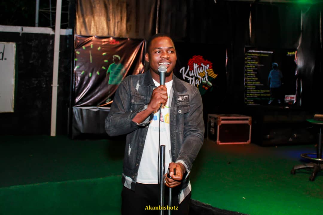 McTMO's tweet photo. 🔥🔥🔥🔥🔥🔥🔥🔥🔥🔥
Your Thursdays is Humor filled when you attend the Premium Comedy Club on the Mainland of Lagos with @asiricomedy 💯😂😂😂
Theme : @humoralityclub 
Time: 6pm Prompt
Venue: @kultureyard
#comedians
#audience 
#humour 
#humoralitywithasiri https://t.co/GU8POaHukl