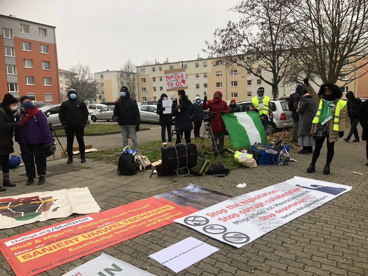 #EndSARS 
The demonstration in Berlin is taking place as we speak!
#Berlin 
#StopPoliceBrutality
#EndSarsNow 
#shell2hell 
#ecocide
#ecocideisacrimeagainstpeace
#cleanupnigerdelta
#whichwaynigeria
#restructuringthefaildstate