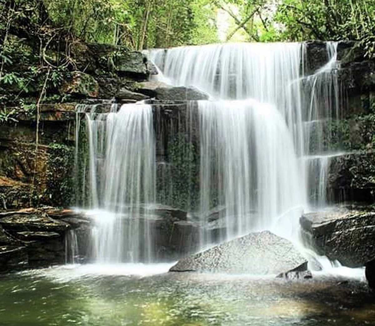 Bom dia! lindo e refrescante dia! com essa imagem de Chapada dos Guimarães- MT