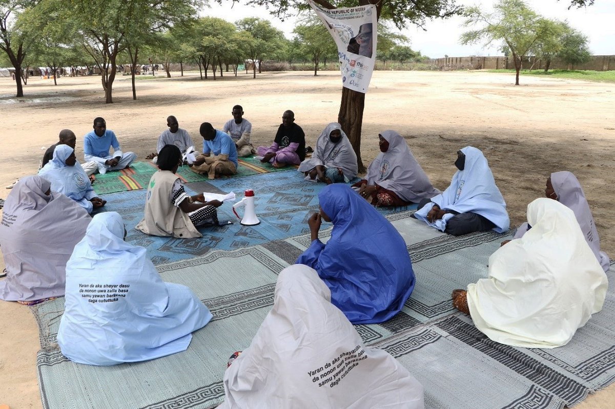ACF_Nigeria's tweet photo. The community men joined our Porridge Mom volunteers to educate and promote good nutrition and exclusive breastfeeding in El Miskin IDP camp, Borno state.
#ForNutrition
#USAIDSavesLives https://t.co/HqtNmwgecz