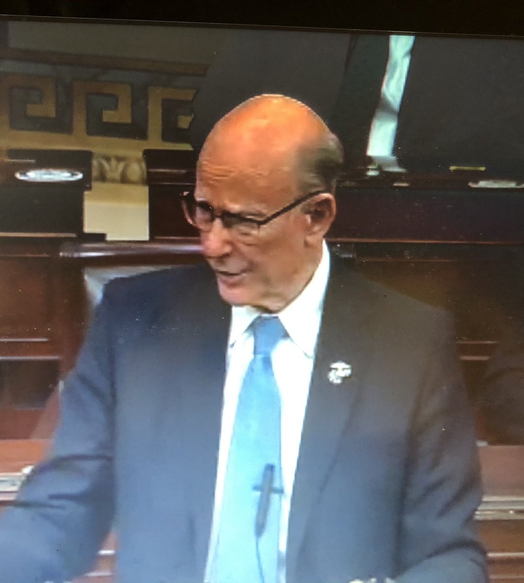 KCMikeMahoney's tweet photo. In his farewell speech, retiring Ks. Sen Pat Roberts calls for a different tone in US Senate. One where partisanship does not dominate. “Sadly, gridlock appears to be the new normal” Roberts filled speech w/ jokes. Calling  it,  “Audio Amigos” #PatRoberts #KMBC https://t.co/Qq7pmrYhBU